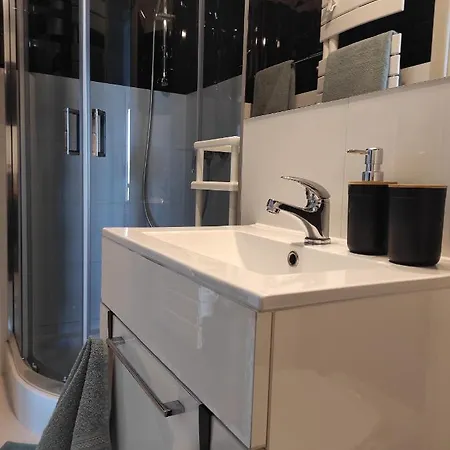 Nadmorski Kwiatek, Kwiatkowskiego, Daire *